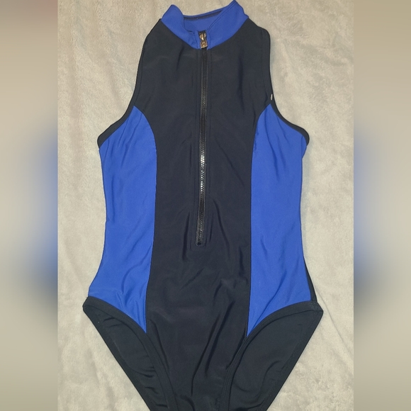 Newport swim suit - Picture 2 of 3